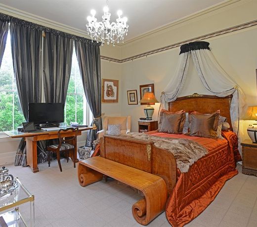 COTTER HOUSE LUXURY RETREAT