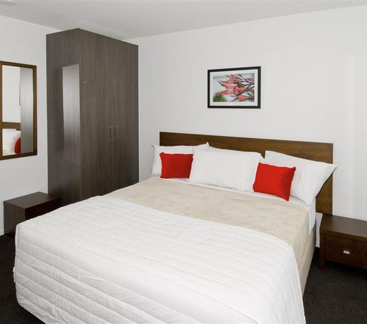 Barclay Suites