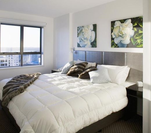 Nesuto St Martins Apartment Hotel