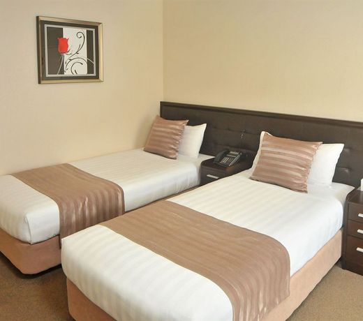 Tudor Court Motor Lodge