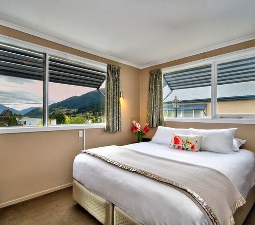 Melbourne Lodge
