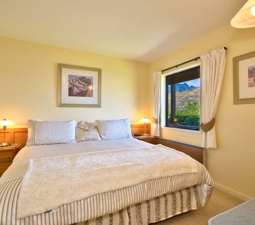 LARCH HILL BED & BREAKFAST