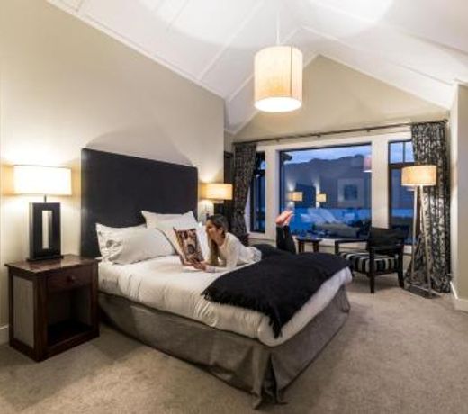 Commonage Villas by Staysouth