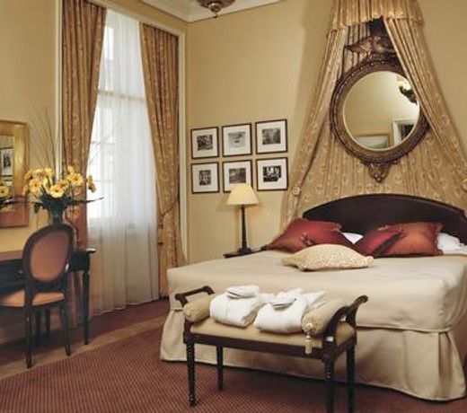 Grand Hotel
