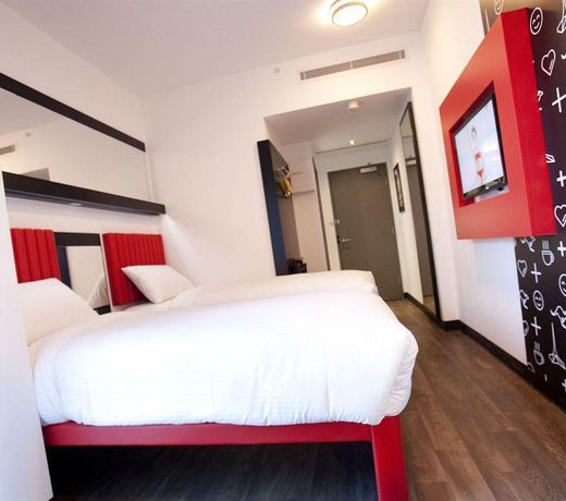 Essence Hotel Carlton