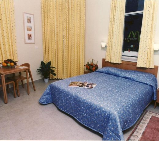 Alon Hotel