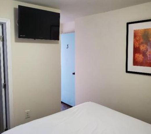Mango Motel