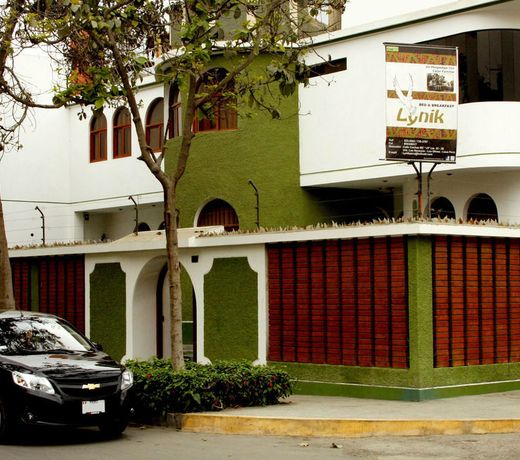 Lynik La Casa de Blanca