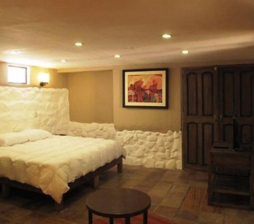YANANTIN GUEST HOUSE