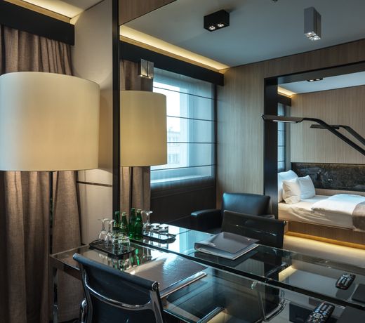 Ilonn Hotel