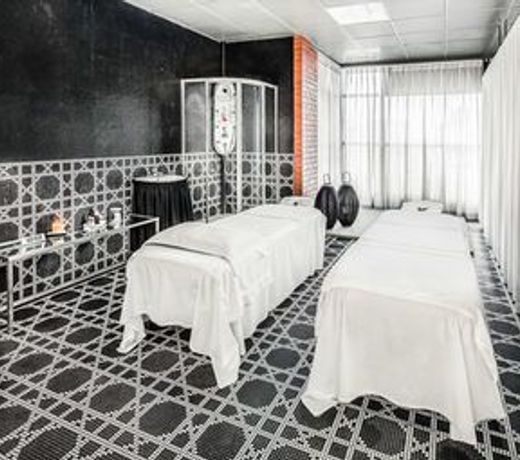 City Park Hotel & Residence