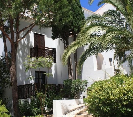 Pine Cliffs Village & Golf Suites