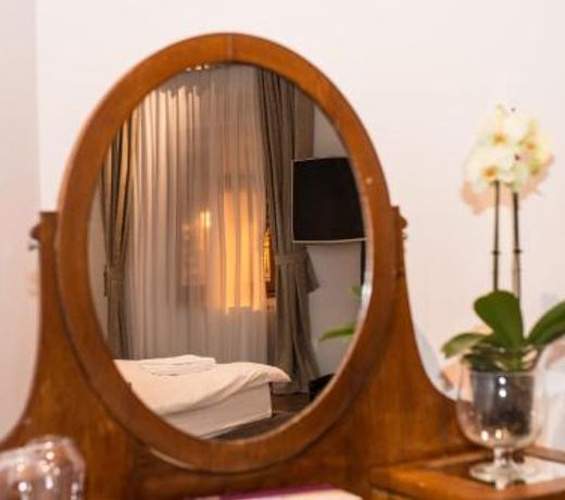 Casa Albert Boutique & Restaurant