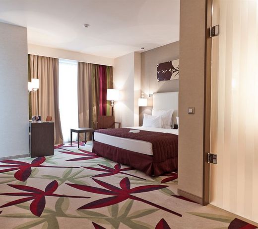 Golden Tulip Ana Dome Hotel