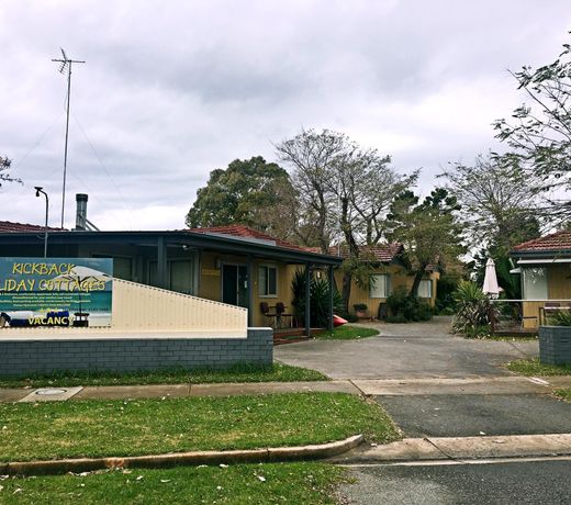 Kickback Cottages