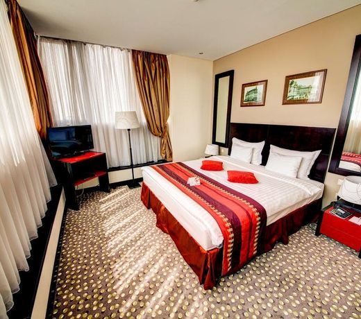 Golden Tulip Victoria Bucharest
