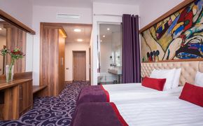 Best Western PLUS Centre Hotel  4*  (бывшая Октябрьская Лиговский корпус )