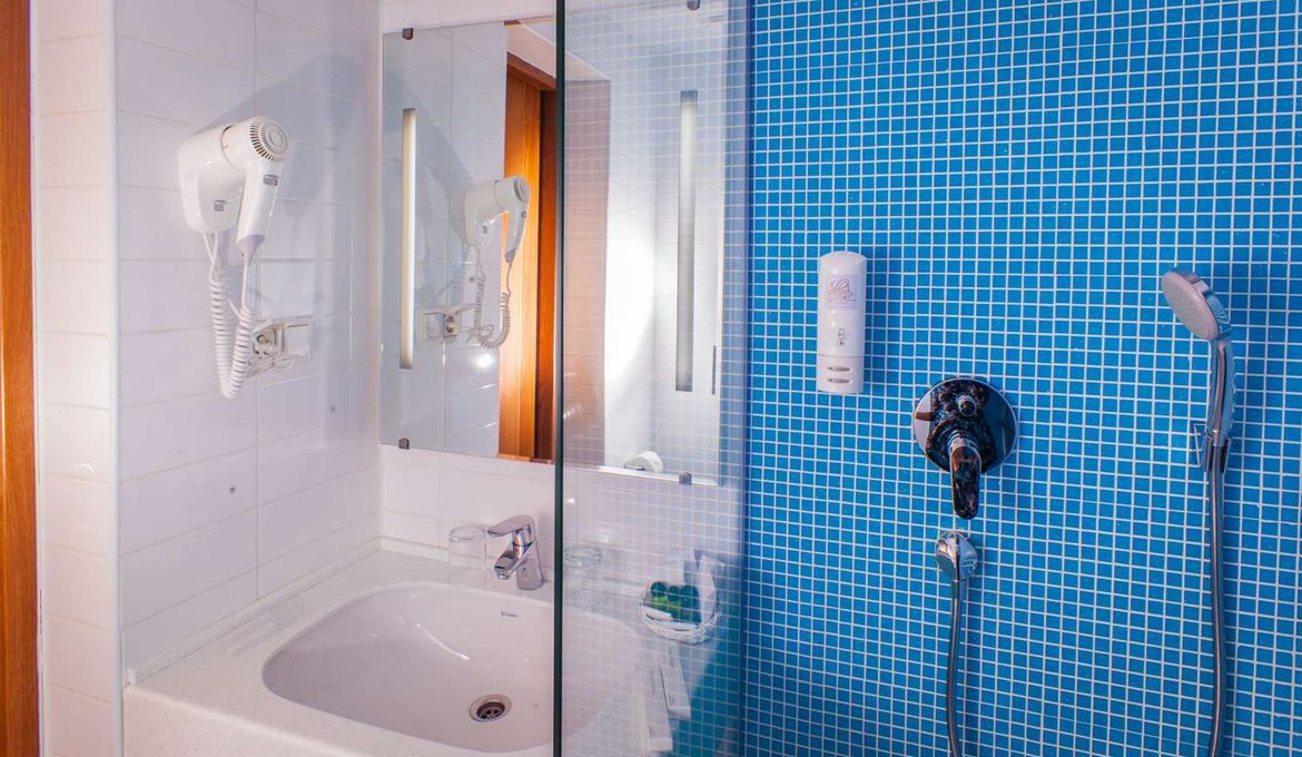 Best Western PLUS Centre Hotel  4*  (бывшая Октябрьская Лиговский корпус )