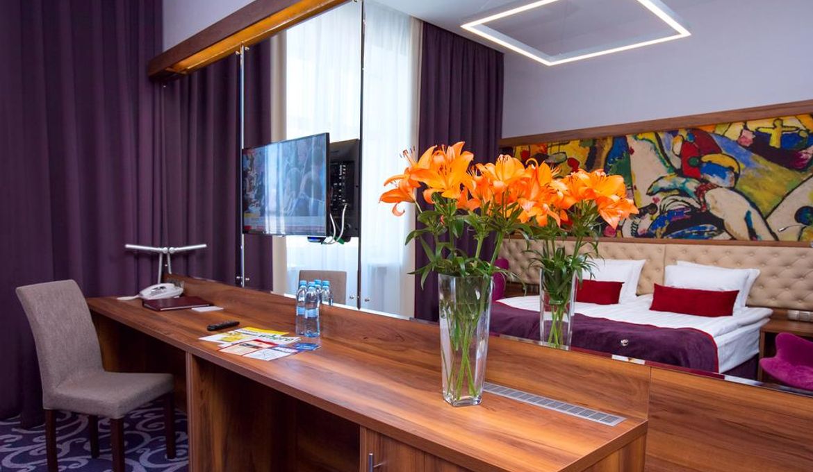Best Western PLUS Centre Hotel  4*  (бывшая Октябрьская Лиговский корпус )