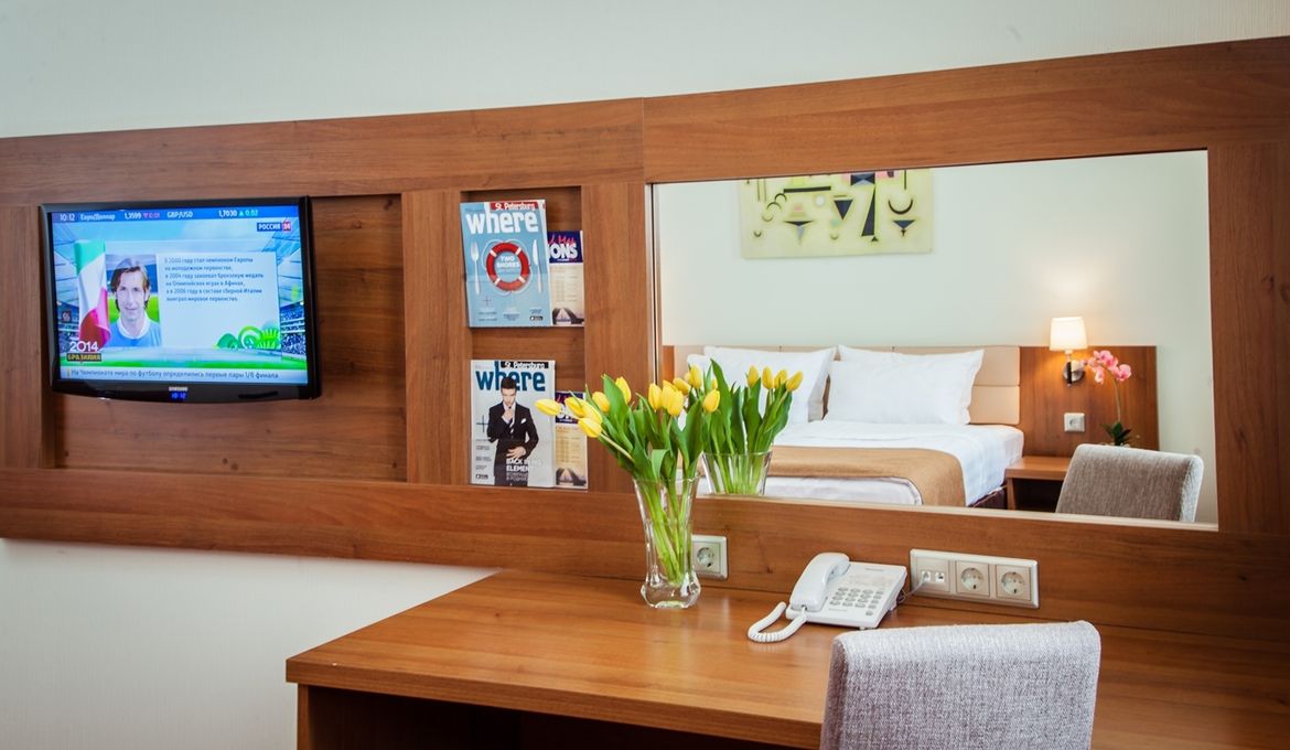 Best Western PLUS Centre Hotel  4*  (бывшая Октябрьская Лиговский корпус )