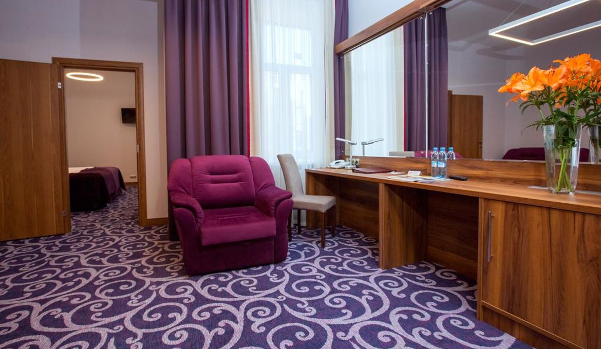 Best Western PLUS Centre Hotel  4*  (бывшая Октябрьская Лиговский корпус )