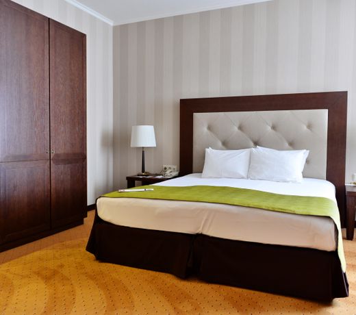 Petro Palace Hotel