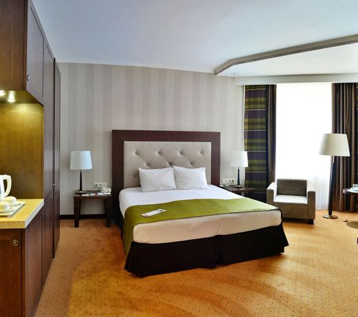 Petro Palace Hotel