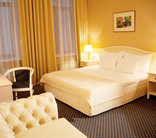 Aston Hotel