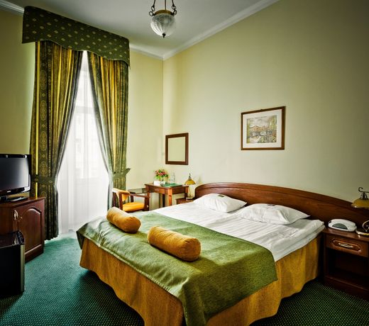 Shelfort Hotel