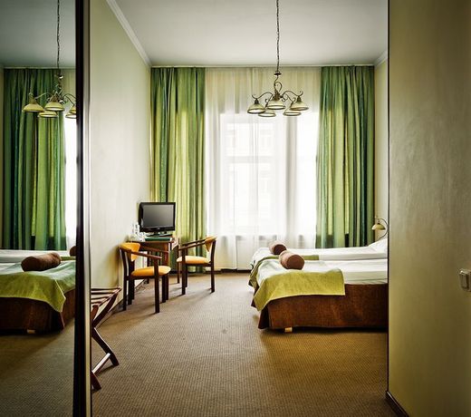 Shelfort Hotel