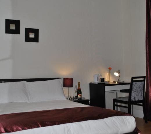 AB11 Town House Hotel