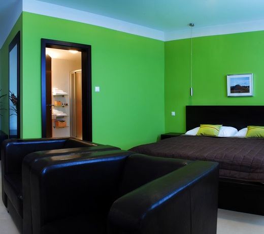 Aston Hotel