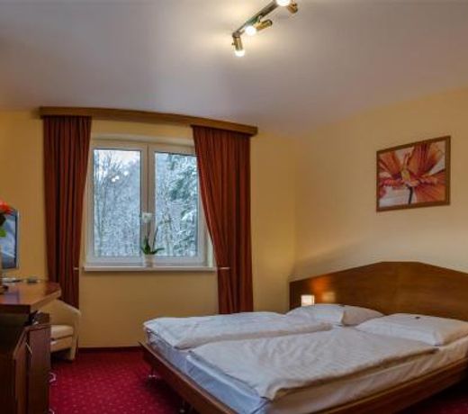 Hotel West