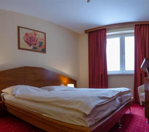 Hotel West
