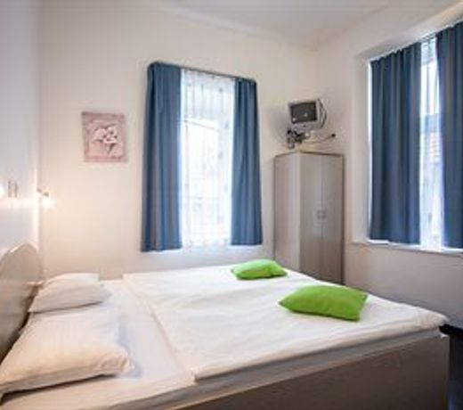 Hotel Emonec
