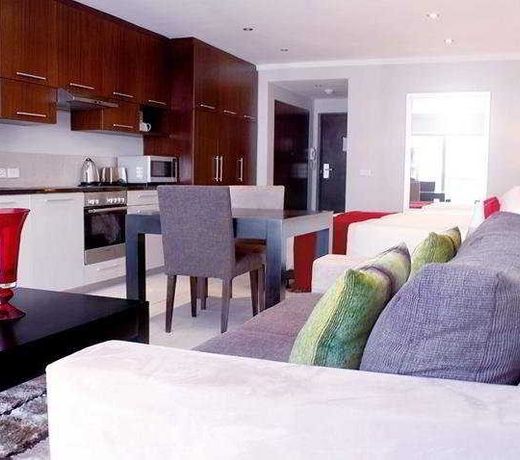 VIP LIVING
