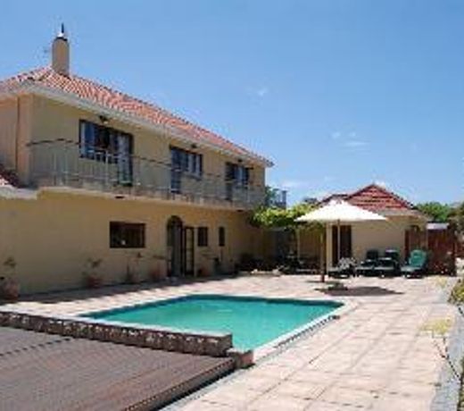 La Roche Guest House