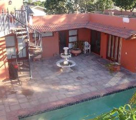 THE RENAISSANCE LODGE