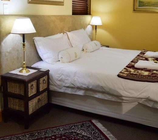 Woodlands GuestHouse