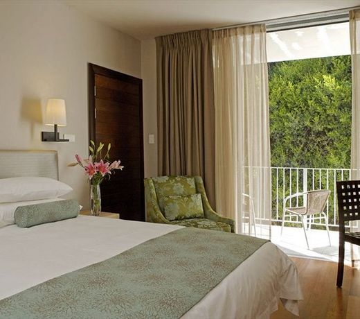 Chapmans Peak Beach Hotel