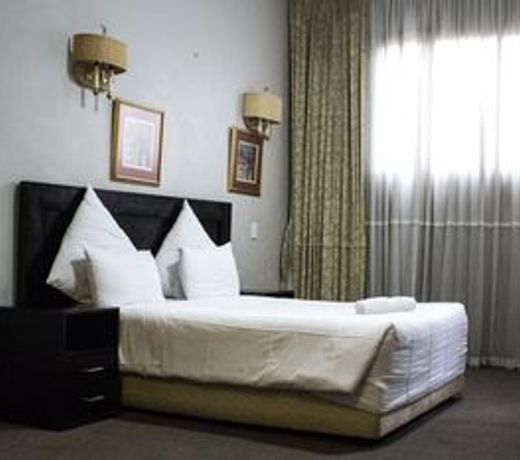 One World Airport Lodge