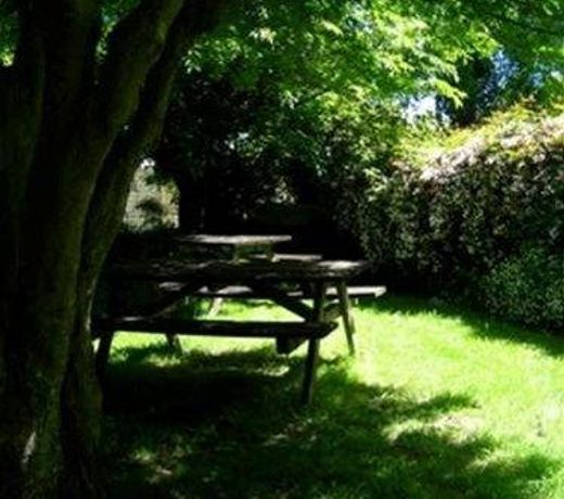 THE CECIL GUESTHOUSE