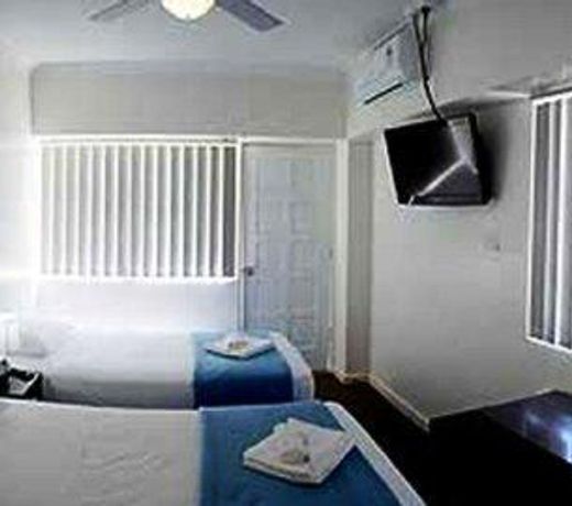 Lees Hotel
