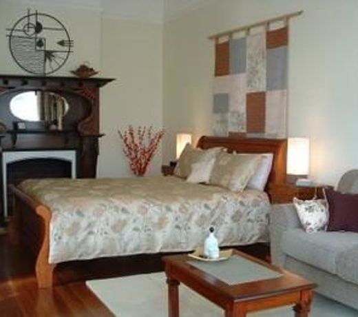 Huonville Guesthouse