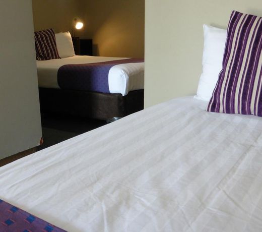 Smerdon Lodge Motel