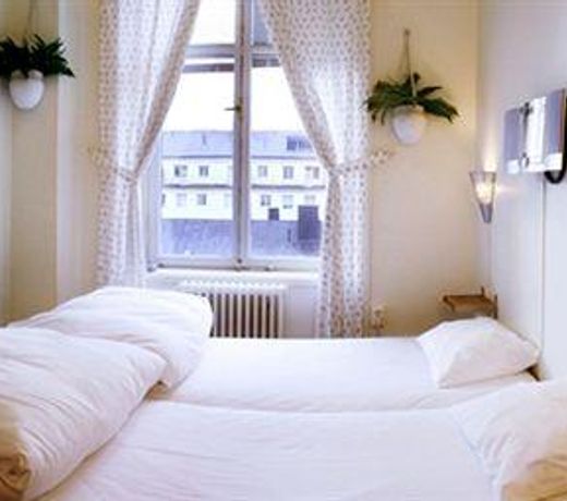 Colonial Hotel