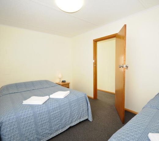 Martin Cash Motel