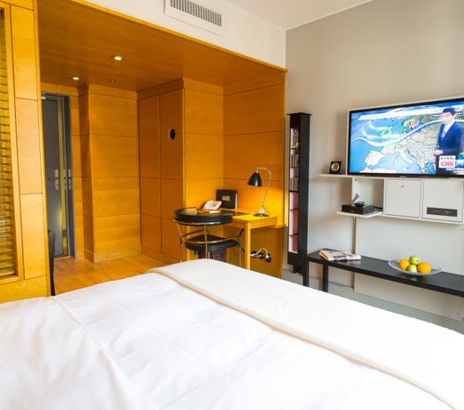 Hotel Rival