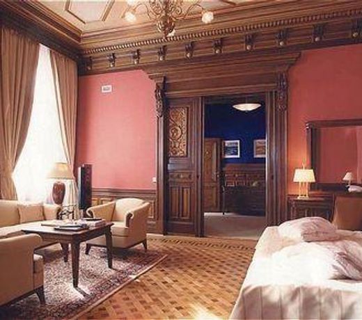Elite Plaza Hotel