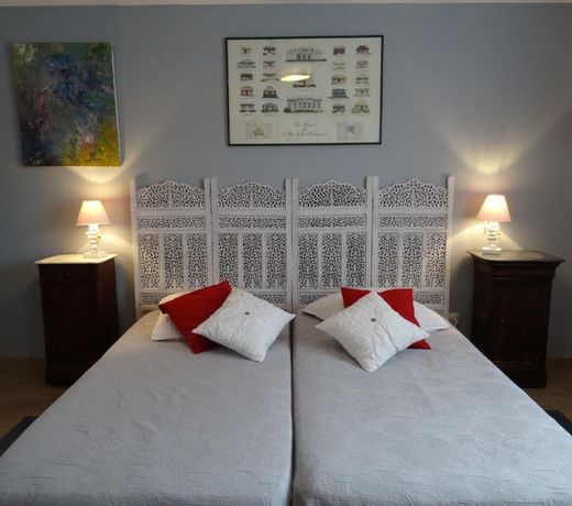 Une chambre en ville